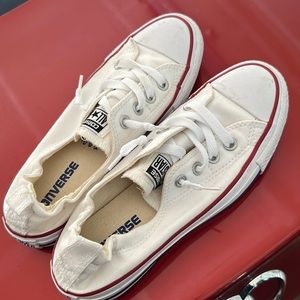 Women’s. Size 7 converse